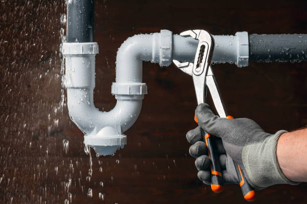Professional Gas Line Repair technician working in Delmont, NJ